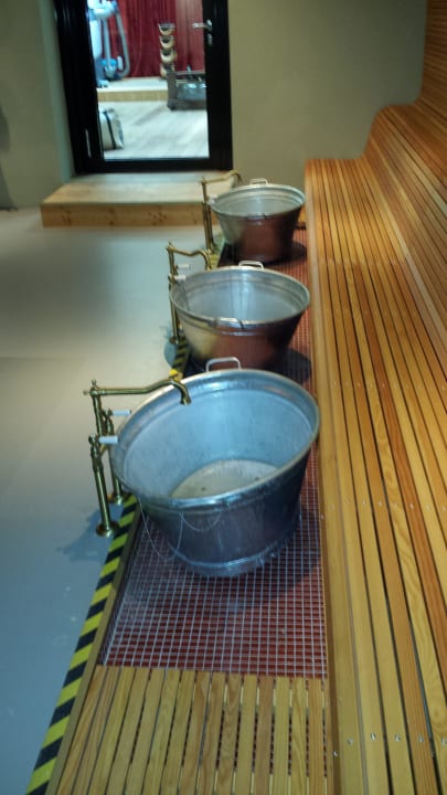 Umkleidebereich Mermaid´s Cove 25hours Hotel Wien beim MuseumsQuartier