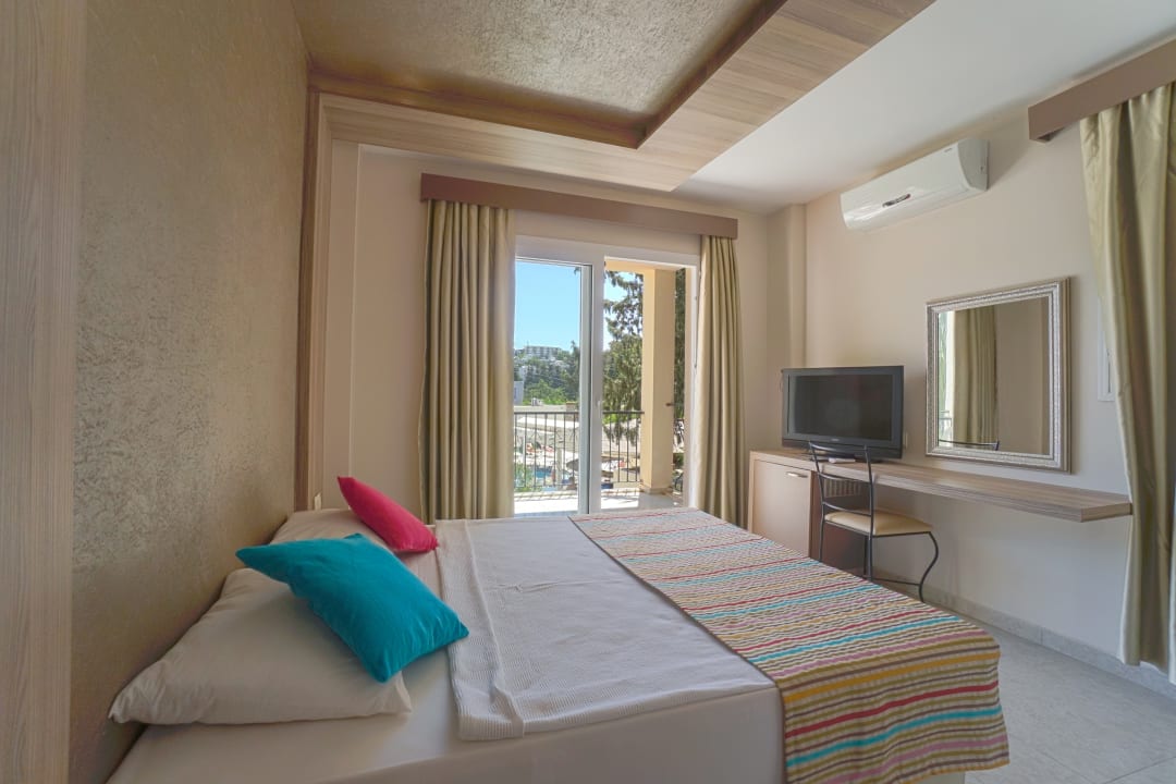 Zimmer Paloma Family Club