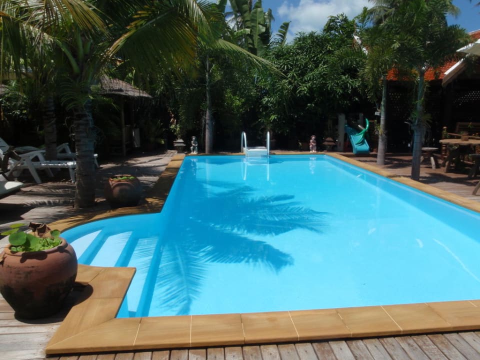 Pool Tag Bee Nat Garden Resort