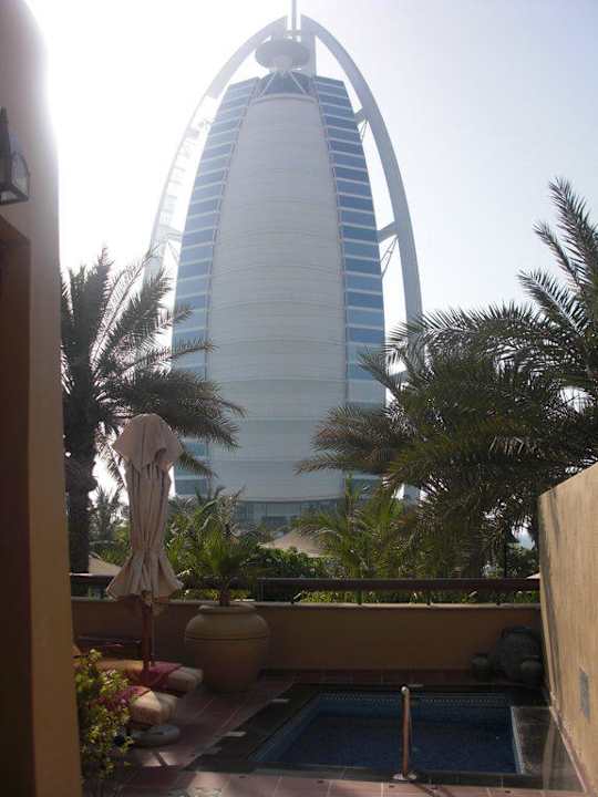 Privatpool mit Blick auf Burj Al Arab Jumeirah Beit Al Bahar