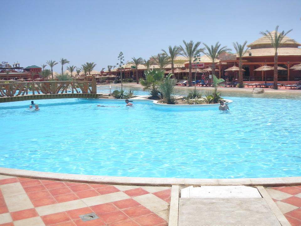 Pool im Nachbarhotel Aqua Vista Pickalbatros Aqua Park Resort - Hurghada
