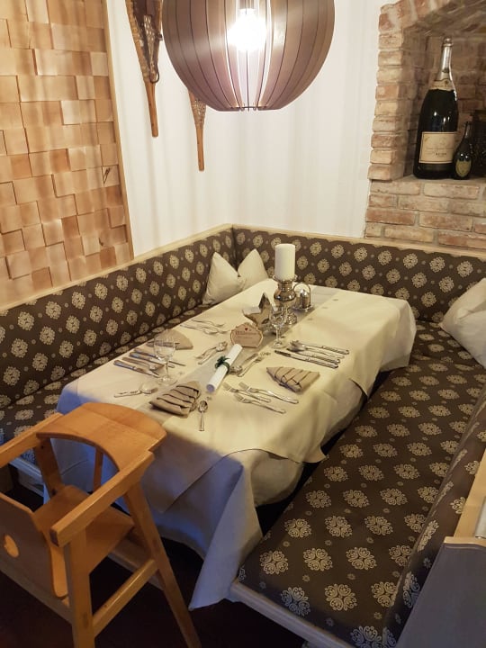 Zugeteilte Tisch für den Aufenthalt Wellnessresort Vier Jahreszeiten