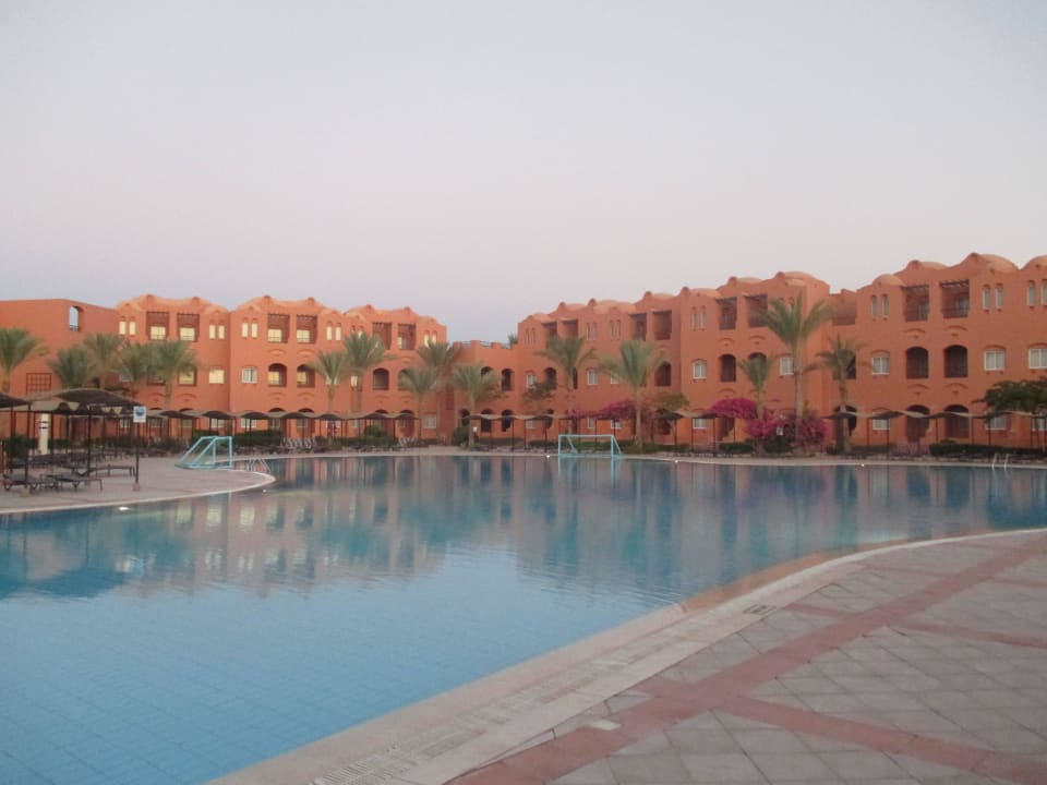 Großer Pool Jaz Makadi Oasis Resort