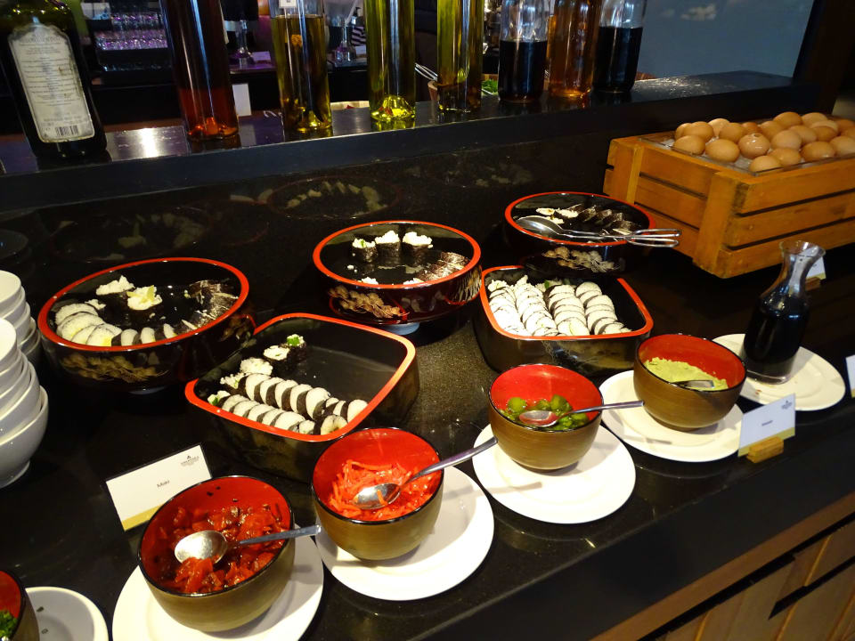 Sushi beim Frühstücksbuffet JC Kevin Sathorn Bangkok Hotel