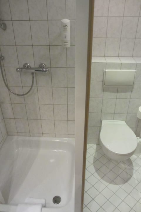 Dusche / WC Holiday Inn Express Berlin City Center