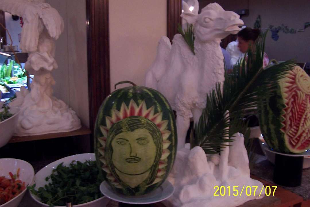 Carving Salamis Bay Conti Resort Hotel & Casino