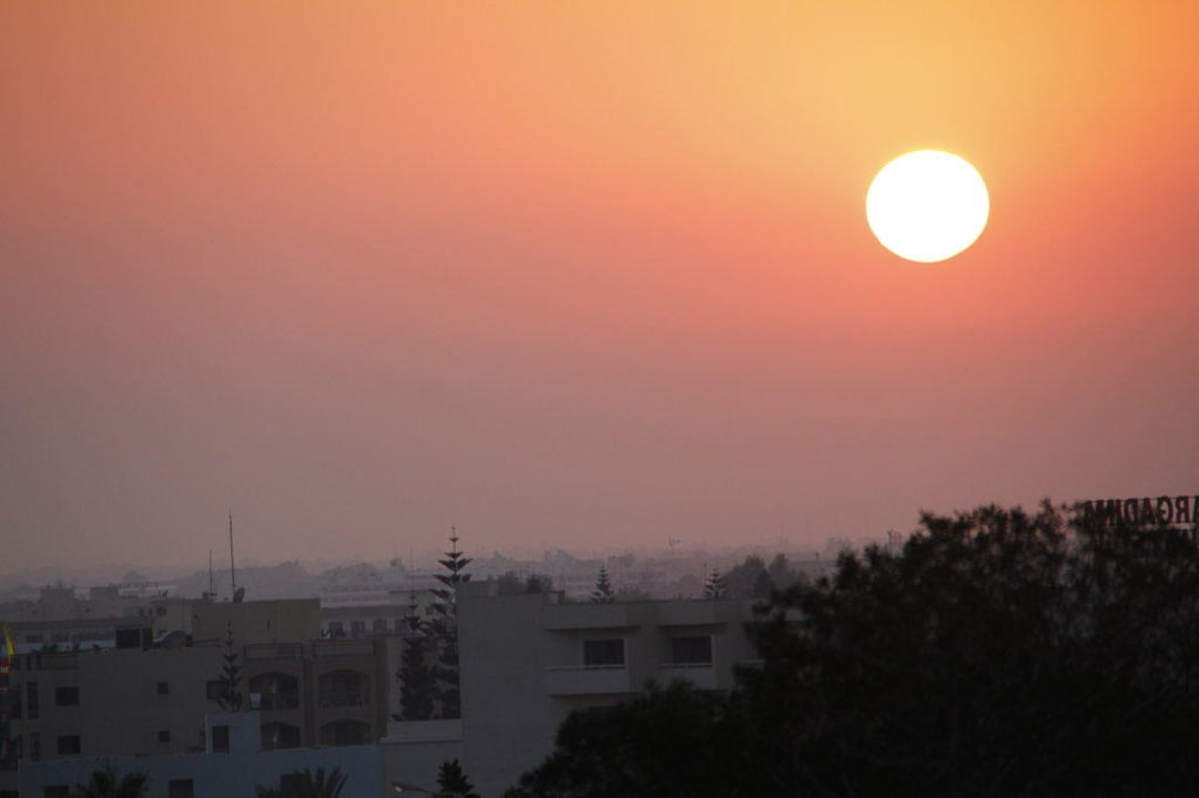 Sunset Richtung Aya Napa Napa Mermaid Hotel & Suites