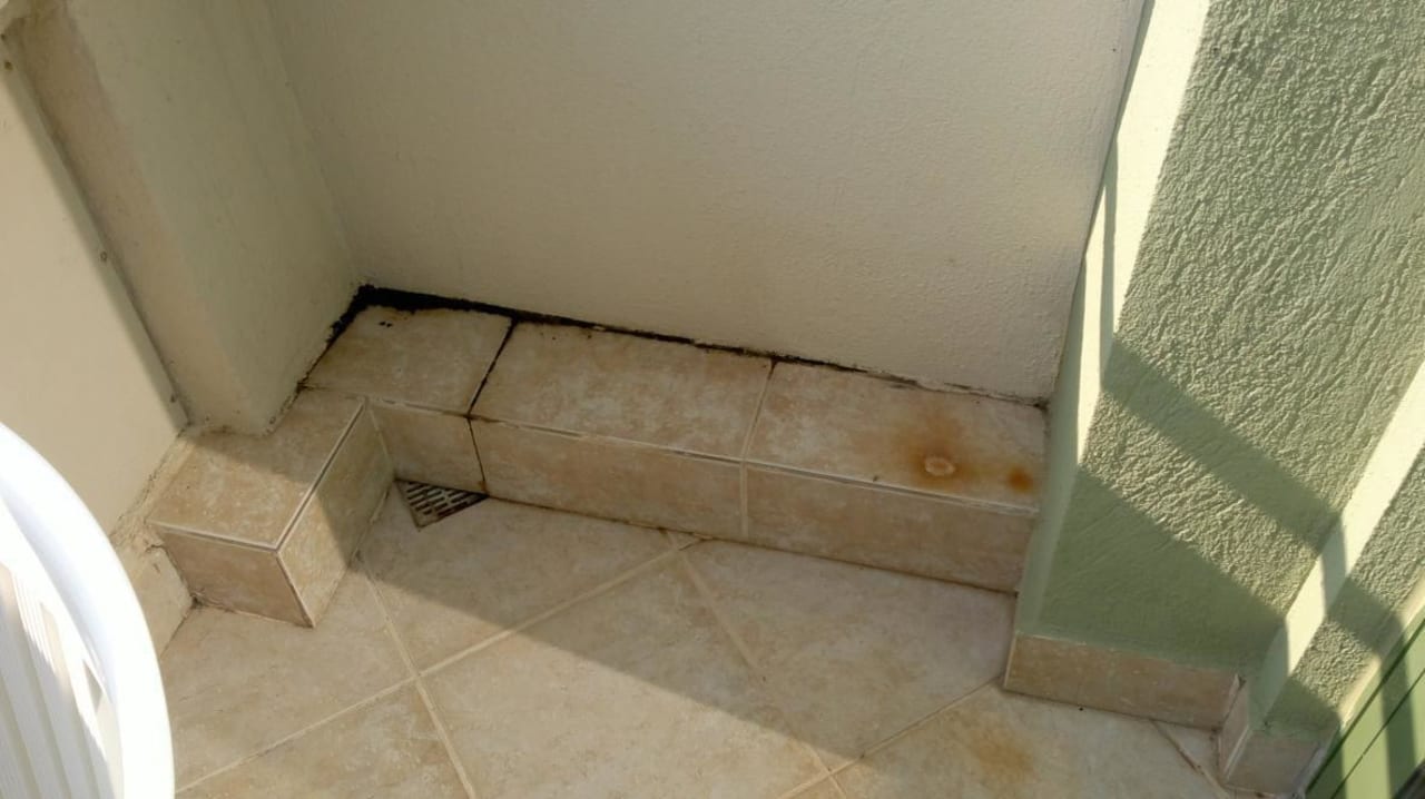 Flecken auf Balkon VONRESORT Golden Coast