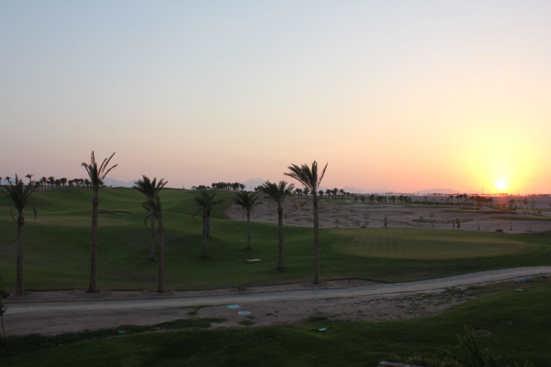 Sonnenuntergang / Golfplatz Steigenberger Makadi Hotel - Adults only