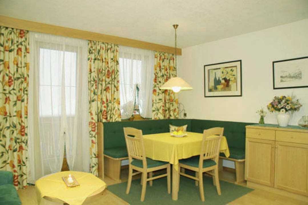 Wohnzimmer, Essecke Haus Anemone