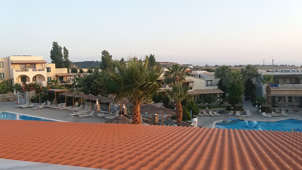 Außenansicht Hotel Kouros Palace