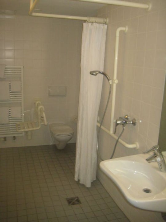 Das "Handi-Cap" Bad ibis budget Berlin City Potsdamer Platz