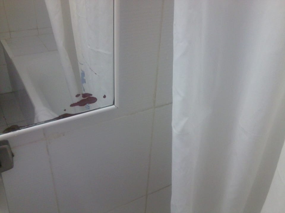 Spiegel im Bad Gavimar Ariel Chico Club & Resort