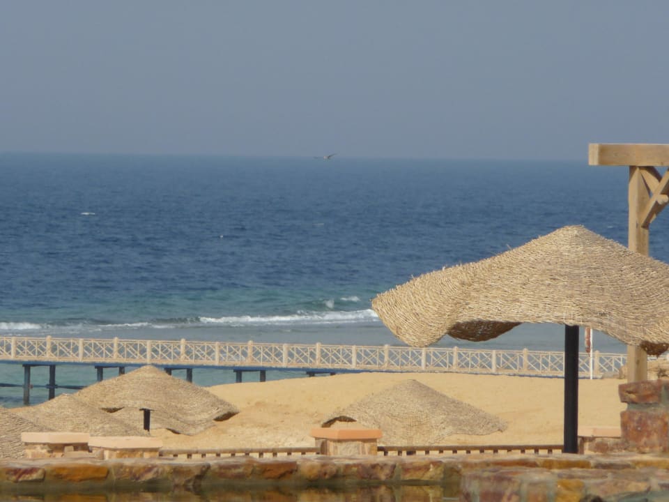 Der Steg zur Tauchstation Radisson Blu Resort, El Quseir