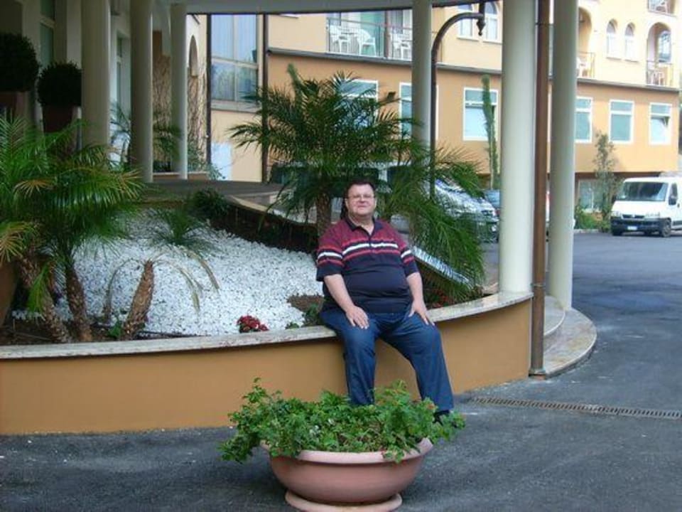 Eingang aussen Hotel Majestic Palace