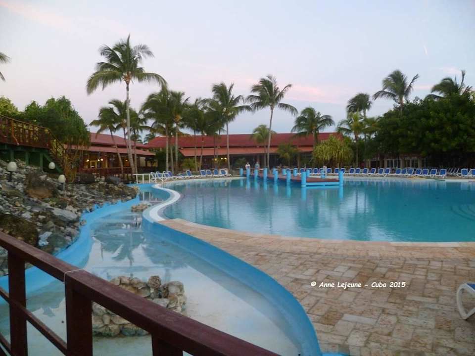 Piscine situation centrale, proche restaurant/bar Sol Hicacos Varadero