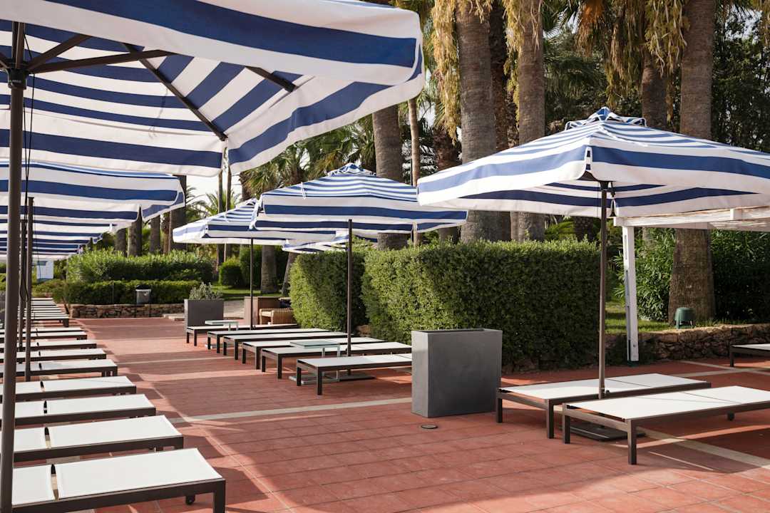Pool Mangia's Brucoli Sicily Autograph Collection