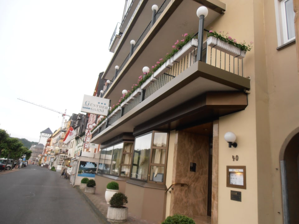 Das Hotel von der Strasse aus gesehen Hotel Garni Günther