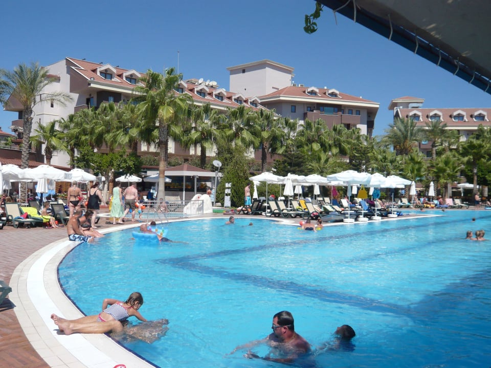 Einer von drei Pools Hane Family Resort