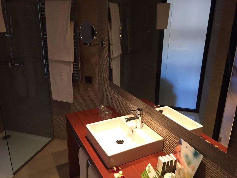Blick ins Badezimmer Protur Turo Pins Hotel