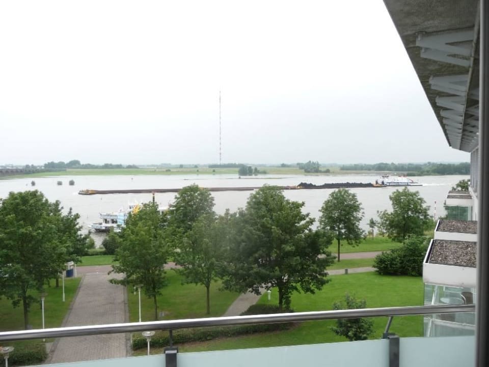 Blick vom Balkon auf den Rhein Welcome Hotel Wesel