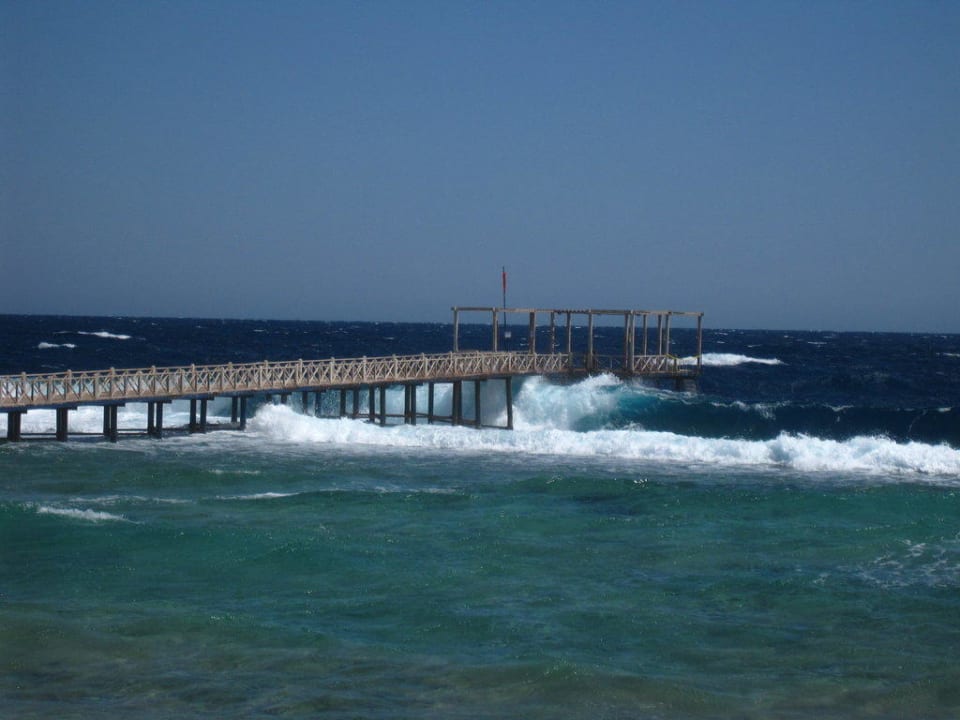 Der Jetty / Steg zum Riff Radisson Blu Resort, El Quseir