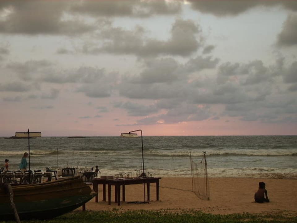 Vorbereitung für Dinner am Strand Thaala Bentota
