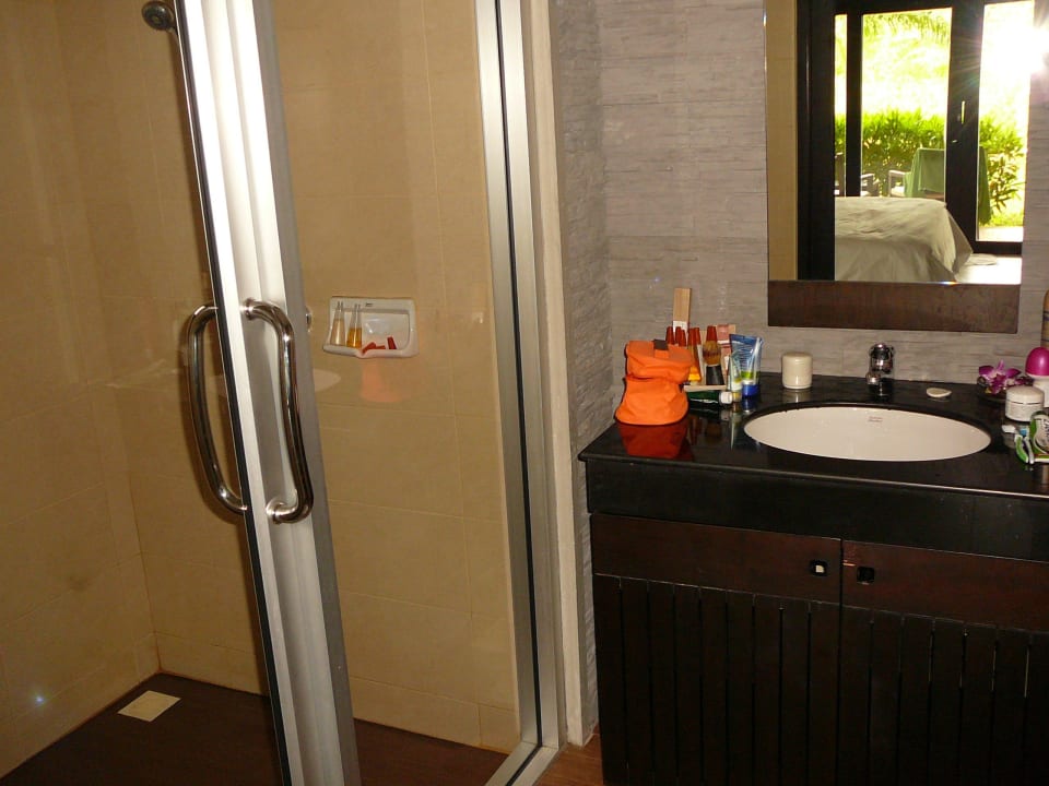 Dusche Hotel Nang Thong Beach Resort 2