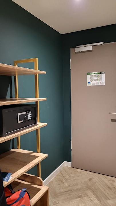 Zimmer Holiday Inn - the niu, Flower Konstanz