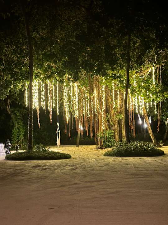 Gartenanlage Le Meridien Maldives Resort & Spa