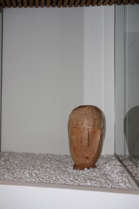 Holzplastik im SPA-Raum Hotel Schwarzer Adler