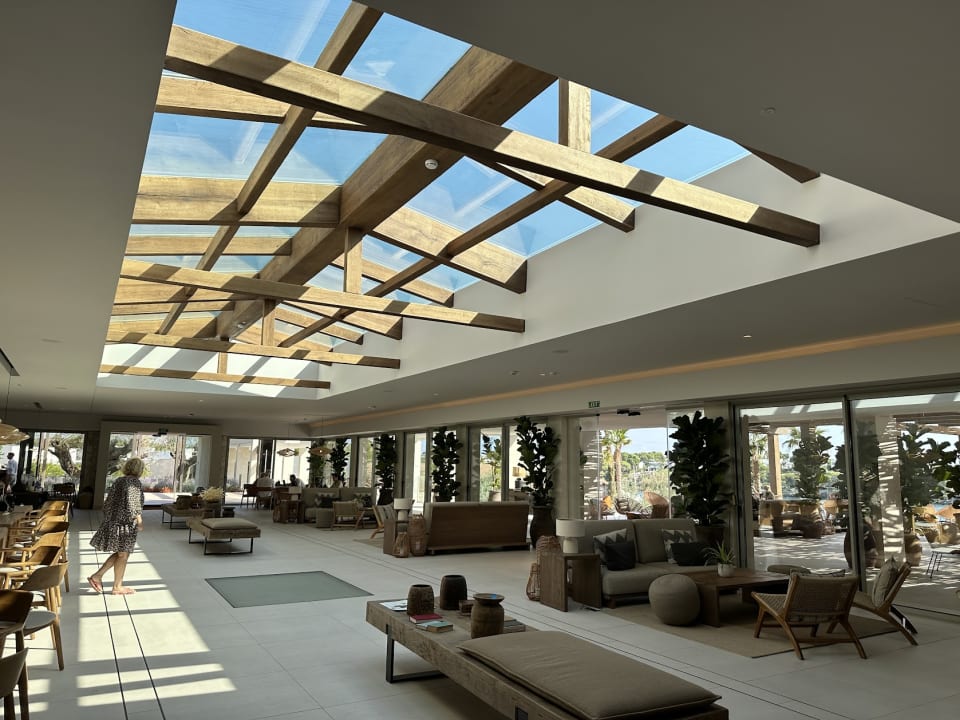 Lobby Ikos Porto Petro