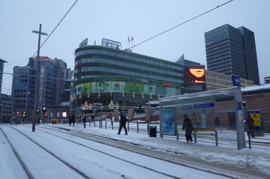 Bus-/Tramhaltestelle vor dem Hotel Scandic Hotel Byporten