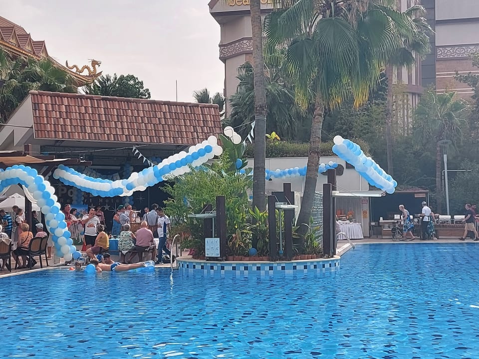 Pool Port Side Resort Hotel