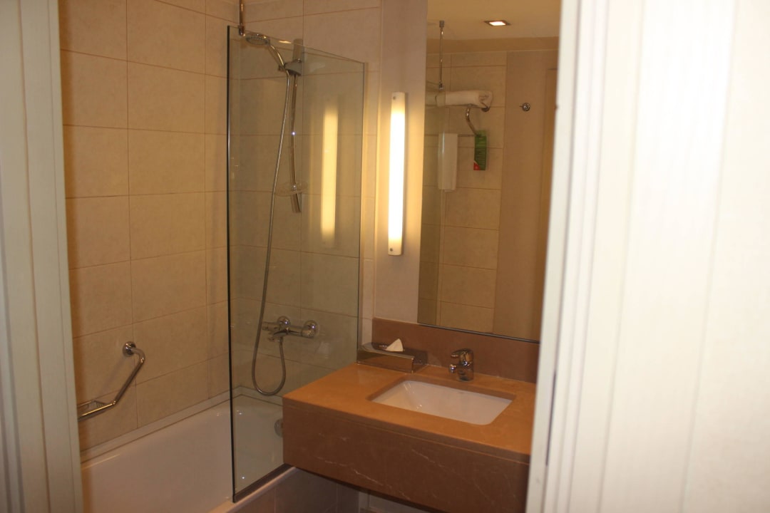 Bath 808 Delta Hotels Istanbul West