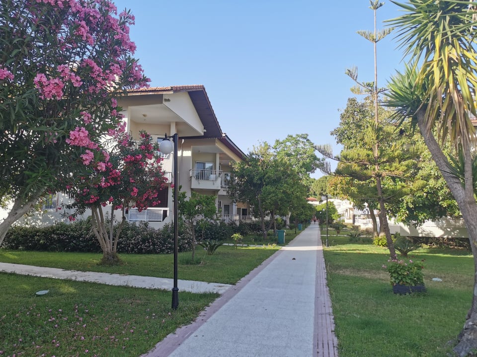 Gartenanlage Hotel Sirma