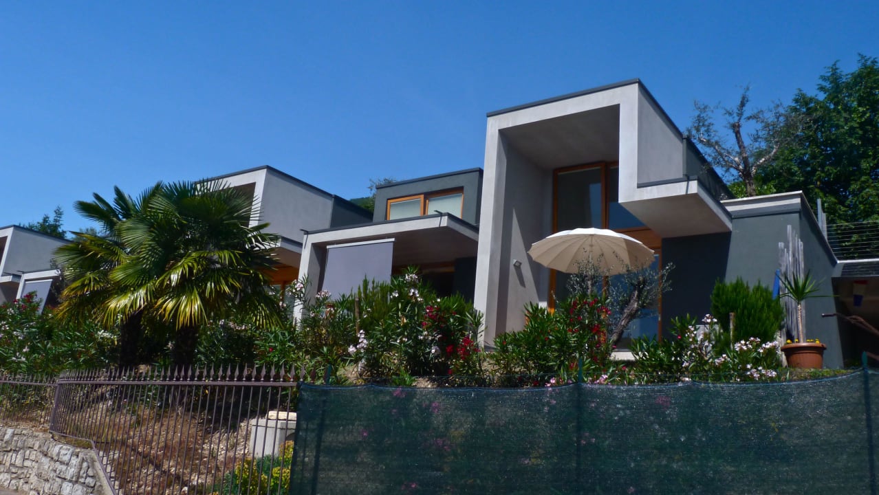 Rechts unsere Wohnung Guesthouse Caselli Vigole al Sole