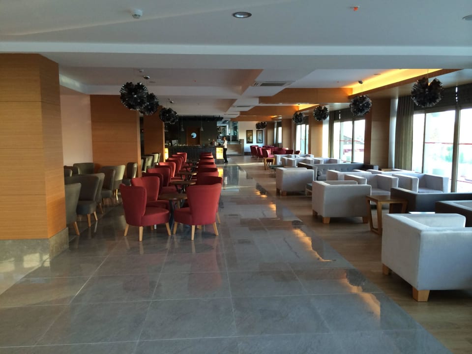 Teil der Lobby mit BAr Belek Beach Resort Hotel
