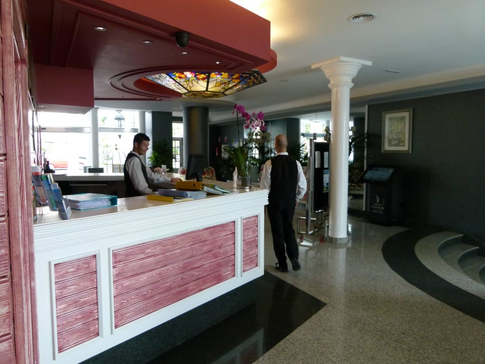 Immer sehr freundlich! Adrián Hoteles Colón Guanahaní - Adults only