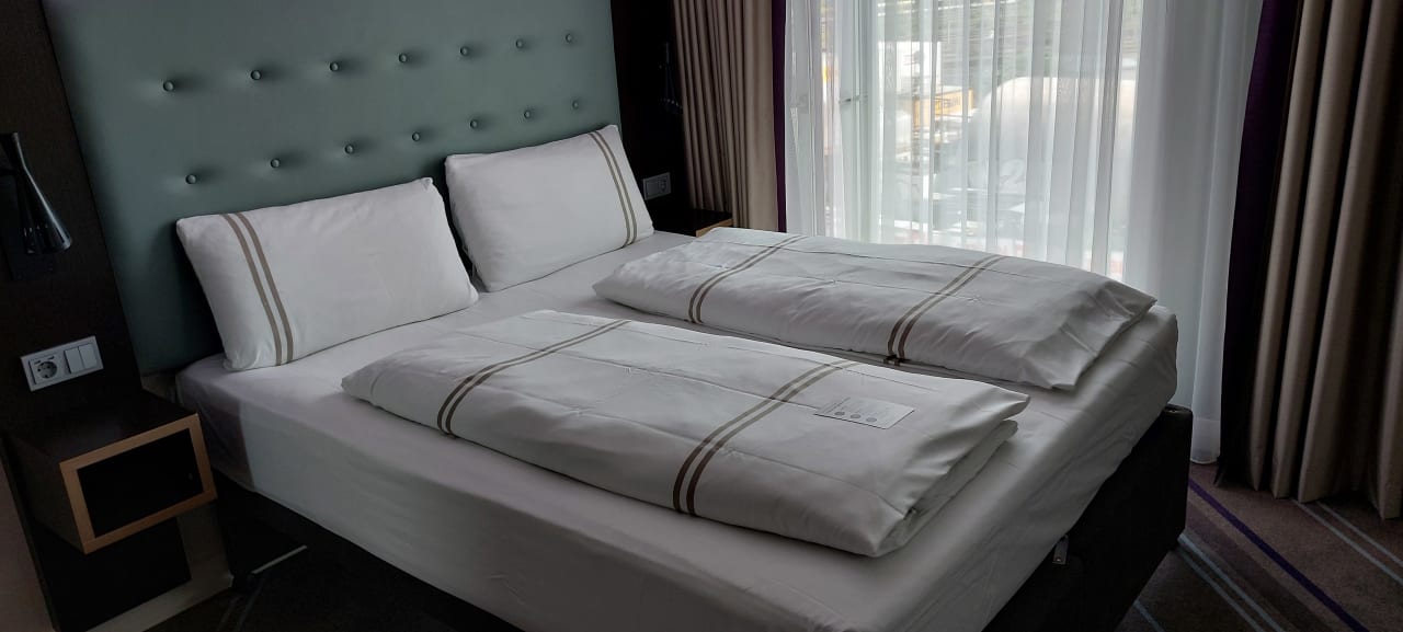 Zimmer Premier Inn Stuttgart City Centre Hotel