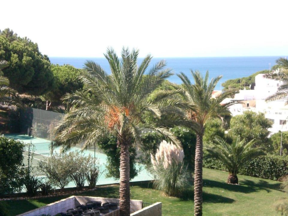 Blick vom Zimmer in den Garten PortoBay Blue Ocean