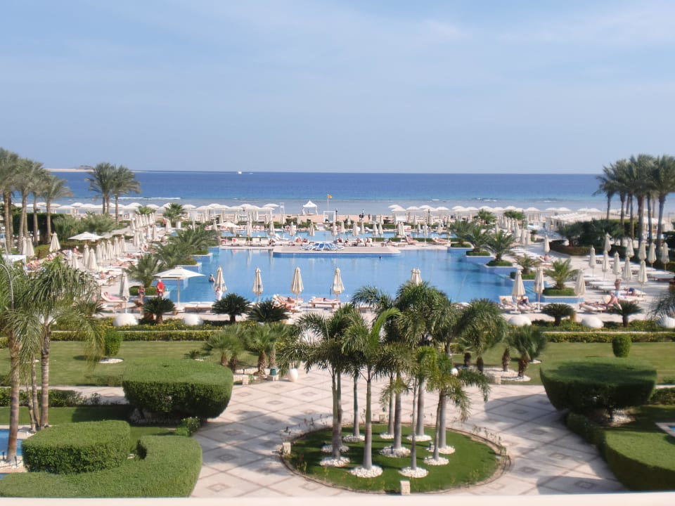 Ausblick von Terrasse auf Anlage Premier Le Reve Hotel & Spa