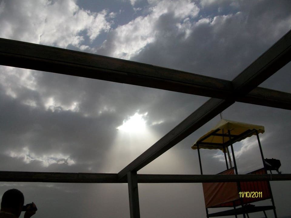 Der Himmel über der Strandbar Hotel Club Paradiso