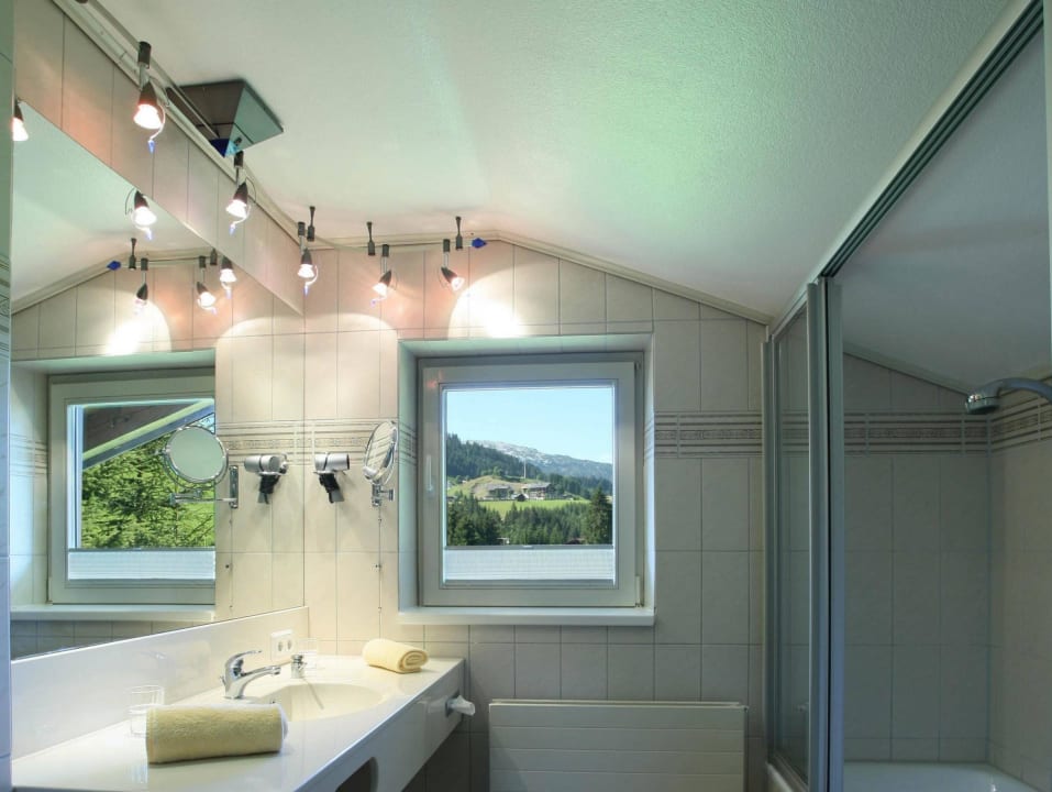 Badezimmer IFA Alpenhof Wildental Kleinwalsertal