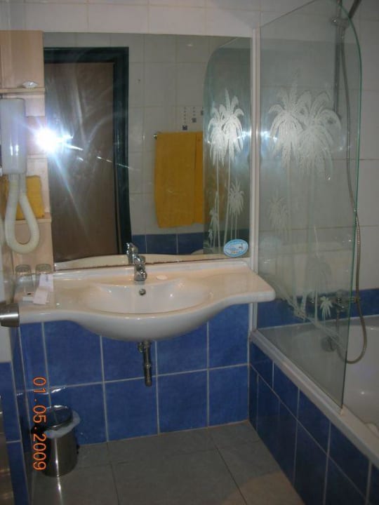 Bad im Zimmer Nr. 334 Hotel Eden Star