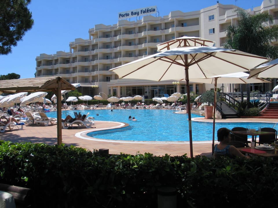 Sicht vom Pool auf' Hotels PortoBay Falésia
