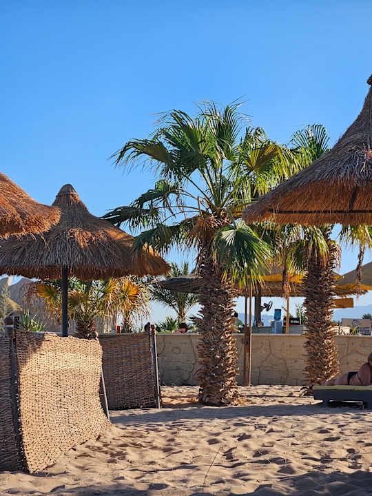 Strand Lotus Bay Beach Resort