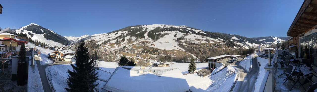 Panorama von der Terrasse Familienresort Ellmauhof – das echte All Inclusive