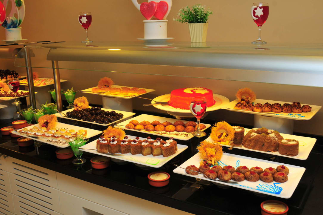 Offenes Buffet Palm World Side Resort & Spa