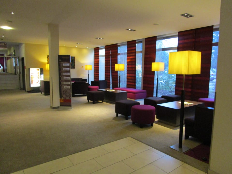 Eingangsbereich Hotel Mercure Düsseldorf-Neuss
